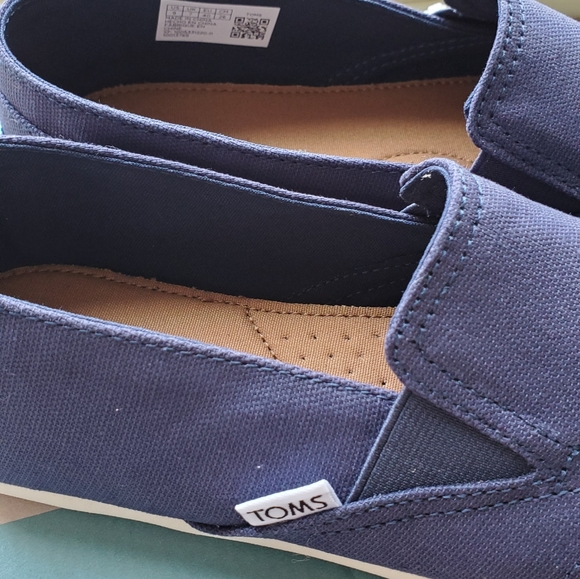 TOMS Canvas Shoes - Picture 3 of 6